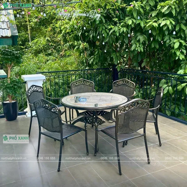 Bàn sân vườn biệt thự phong cách resort 5 sao