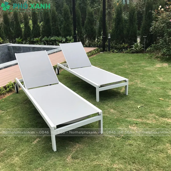 Xu hướng ghế hồ bơi được yêu thích trong thiết kế ngoại thất hiện đại