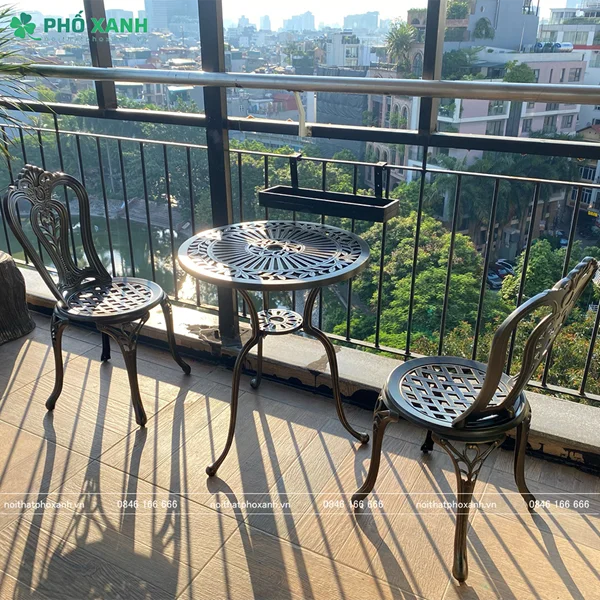 Mẫu bàn ghế ngoài trời mini cho ban công căn hộ studio
