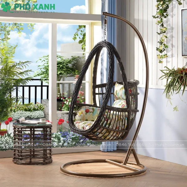 Xích đu mây nhựa hình giọt nước cho ban công căn hộ