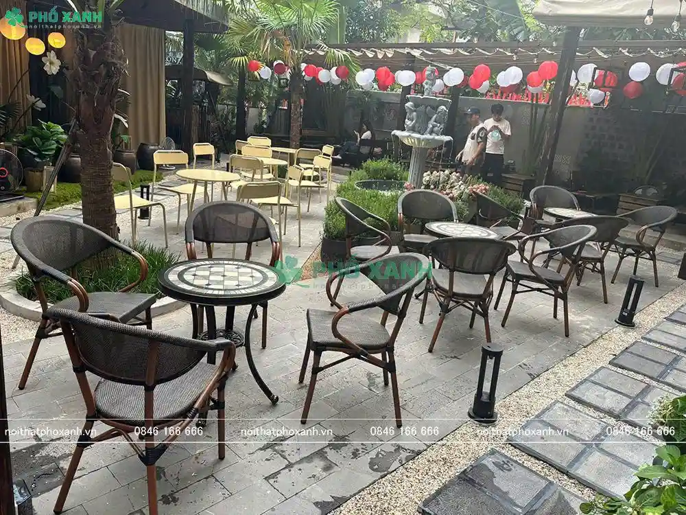 Nội Thất Phố Xanh: Giải Pháp Bàn Ghế Cafe Tuyệt Vời Tại Thái Hà