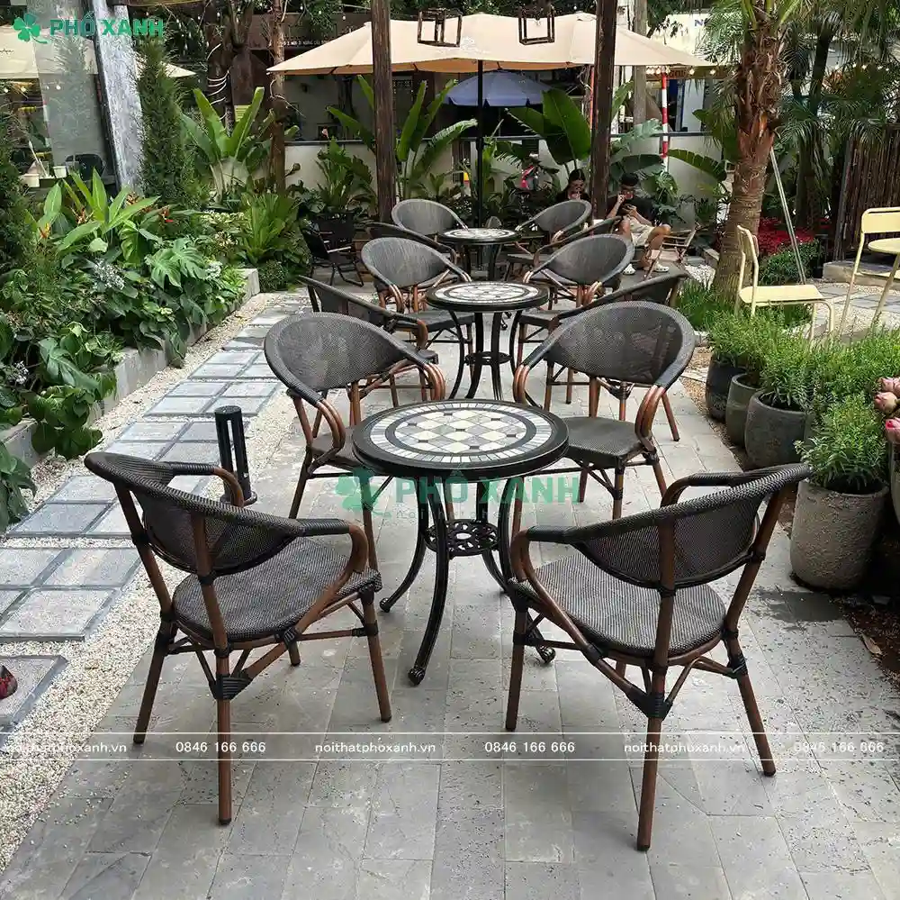 Nội Thất Phố Xanh: Giải Pháp Bàn Ghế Cafe Tuyệt Vời Tại Thái Hà